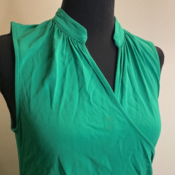 ๐ 2/$25 Banana Republic Green Faux-Wrap Mini Dress - Picture 2 of 5
